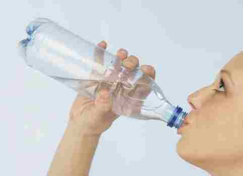 Boire trois litres d’eau par jour: les effets incroyables